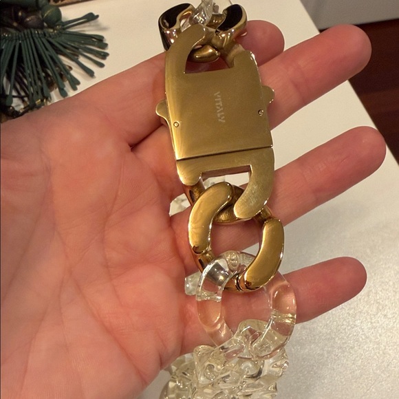 Elegant Gold and Clear Chain Necklace plus leather bracelet - Picture 3 of 8